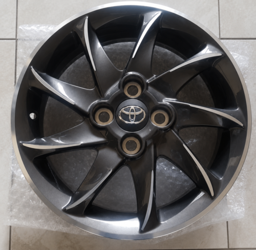 Toyota yaris hybrid 15